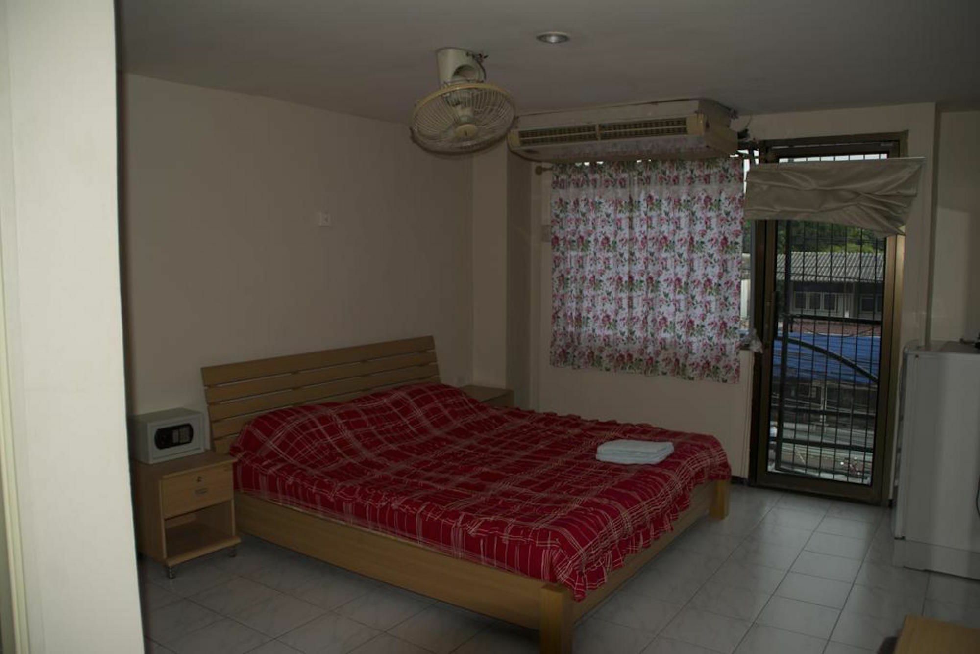 Ryan'S Bar Otel Pattaya Dış mekan fotoğraf